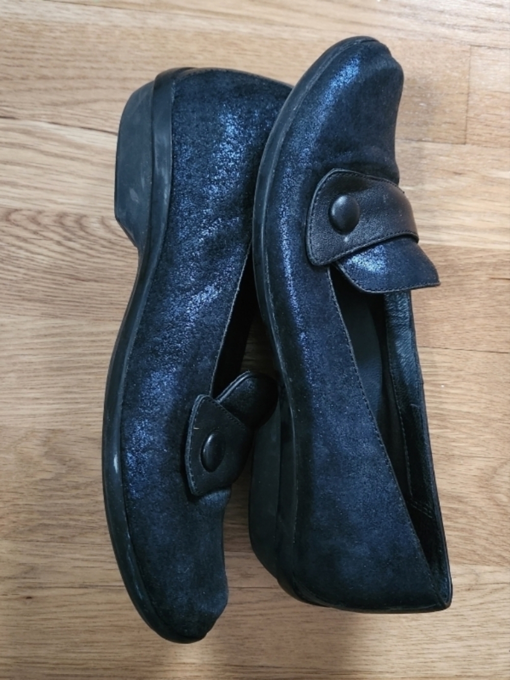 Dansko Women's Black Suede Flats - Picture 3 of 5